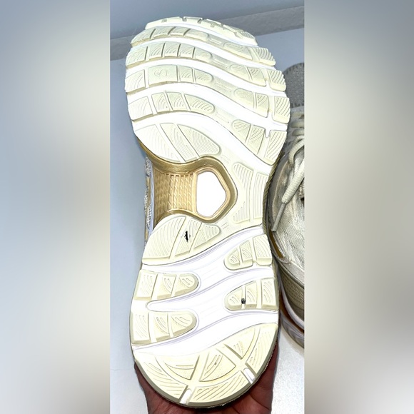 Asics GEL-Nimbus 22 Knit Cream color size 8.5 - Picture 8 of 10
